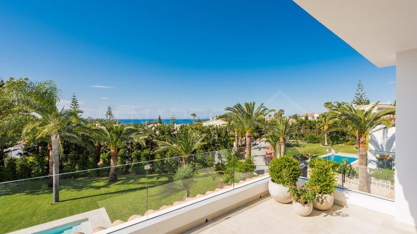 Elviria, villas, townhouses and apartments in Marbella East