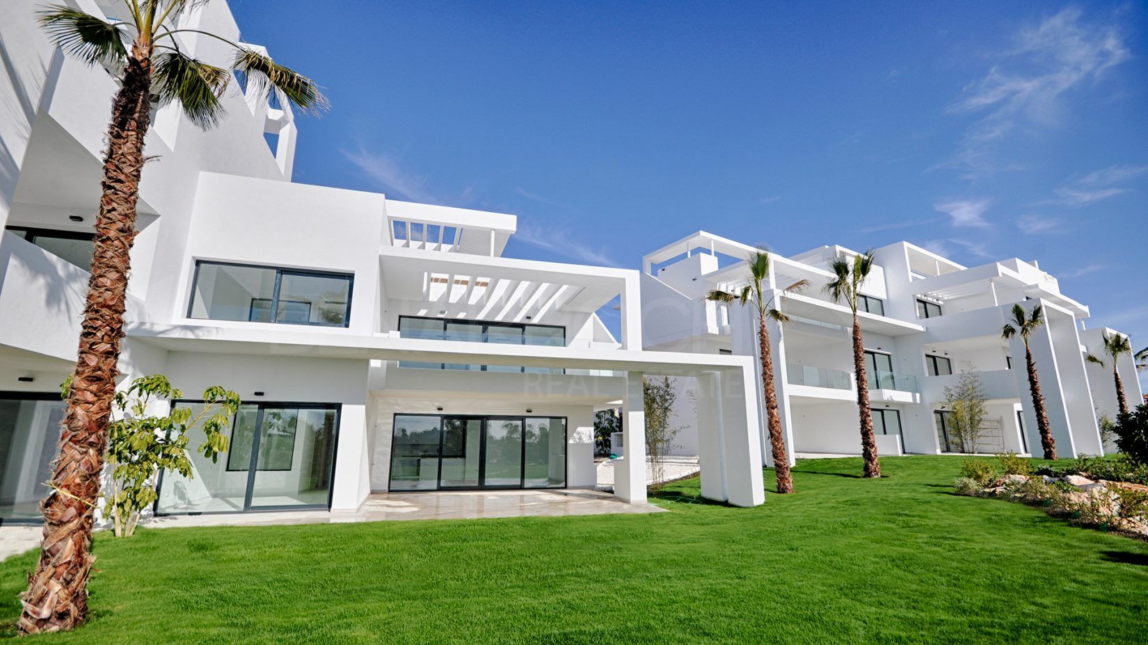 Atalaya Hills, first line golf apartments and penthouses in Benahavis