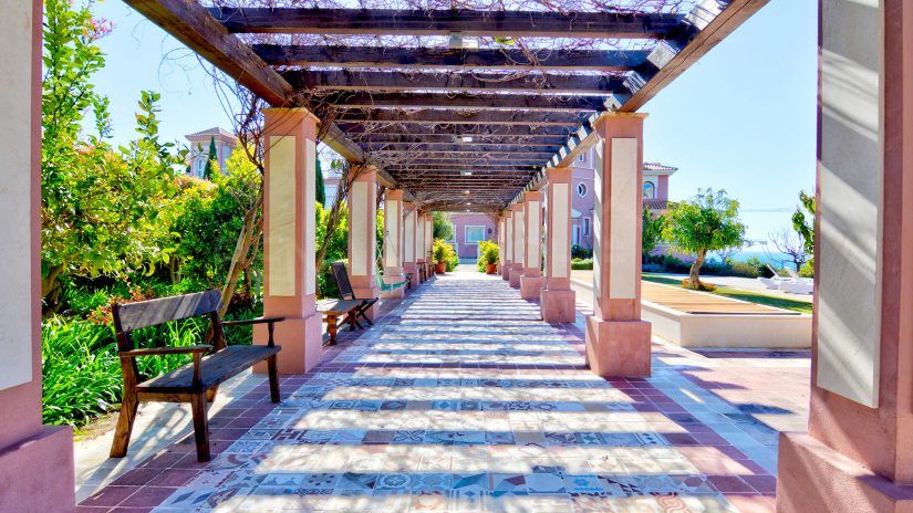 Stately villa in the urbanization Los Flamingos Golf, Benahavis