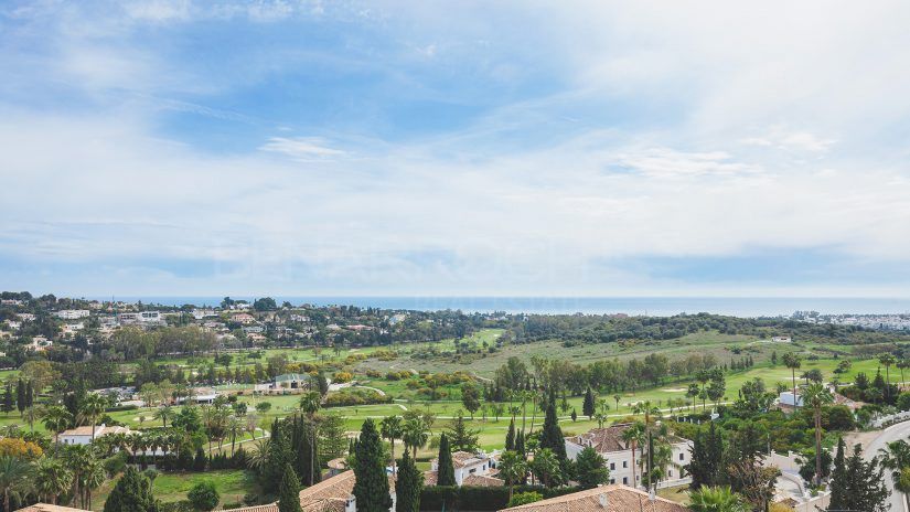 El Paraiso Alto, un balcon avec vue sur la côte à Benahavis